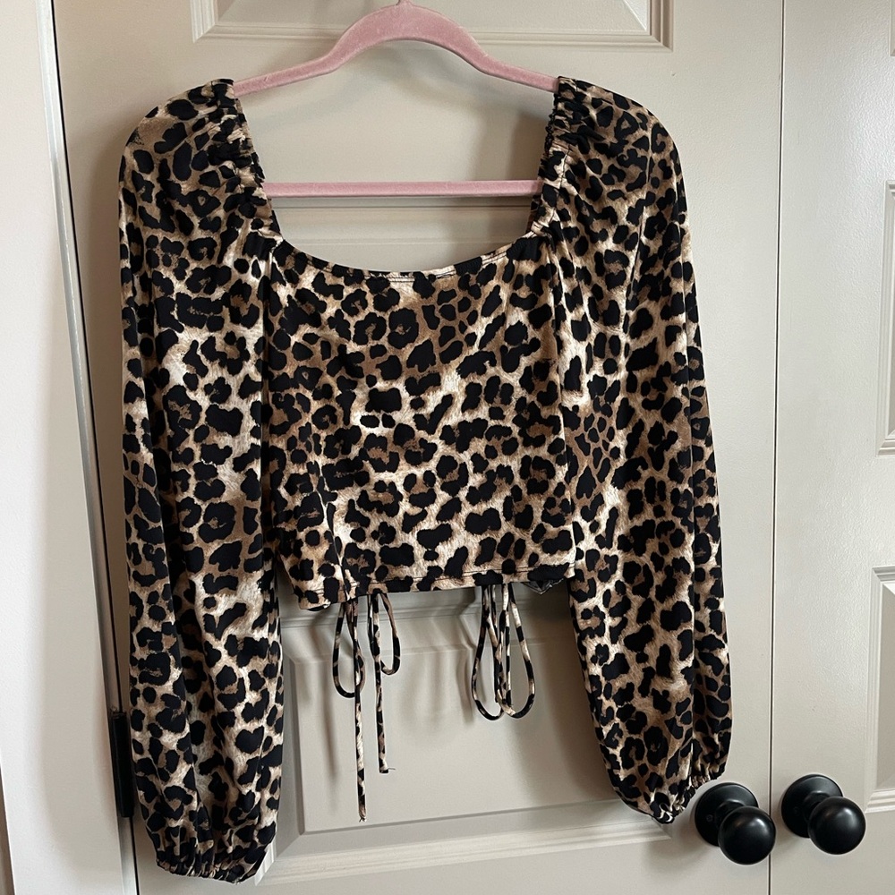 Cheetah Print top - Picture 2 of 3